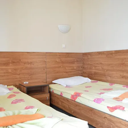 Green Hills Apart 3*