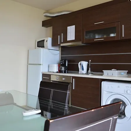 Green Hills Apart Aparthotel 3*