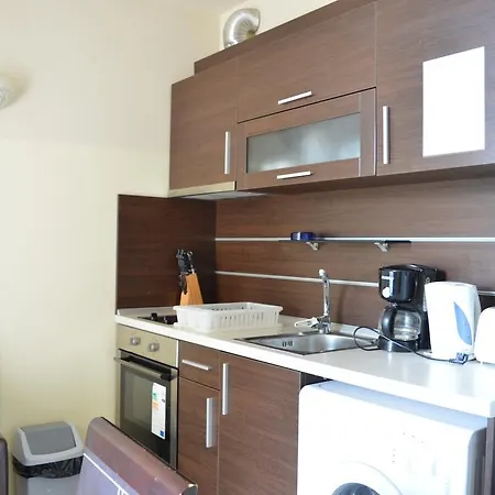 Green Hills Apart 3*