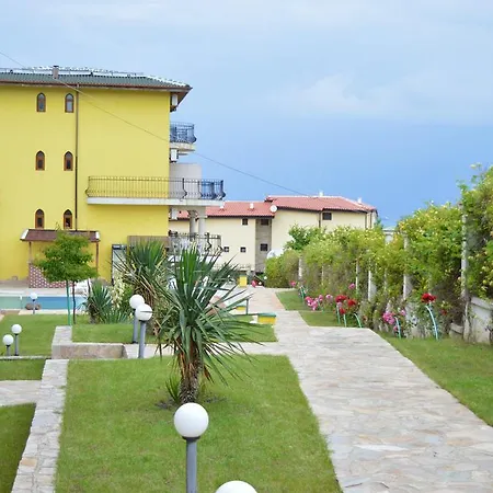 Aparthotel Green Hills Apart 3*