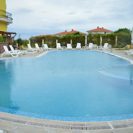 Aparthotel Green Hills Apart 3*