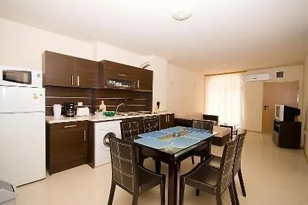 Green Hills Apart 3*